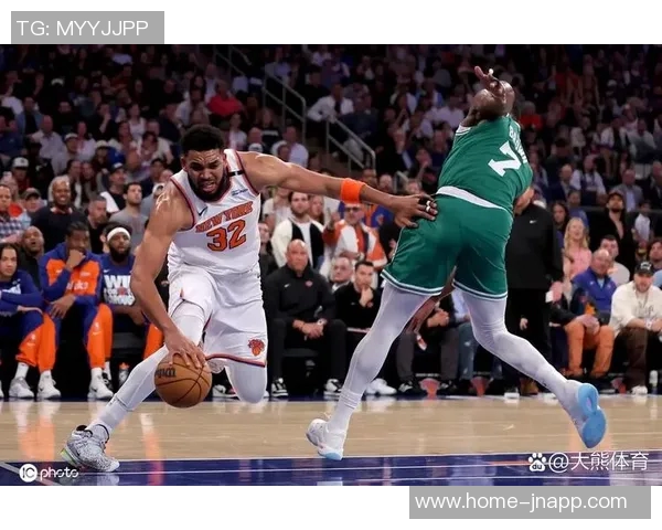 卡斯尔表现不佳失误频繁12投仅5中贡献16分5篮板6助攻1抢断1盖帽