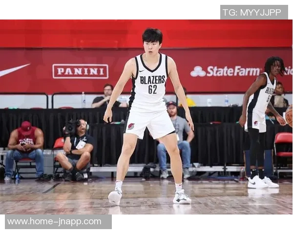 去年夏季联赛李贤重执教经历回顾混音主帅称其乐于倾听与沟通能力强